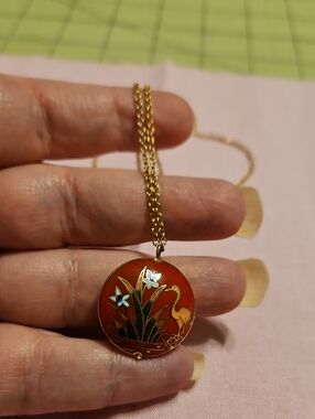 Handpainted Vintage Round Cloisonne Gold-Tone Crane Enamel Pendant Necklace